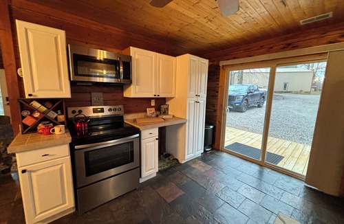 Patricksburg Cabin | Welcome to Cascade Cabin, home to Indiana's most scenic waterfall.