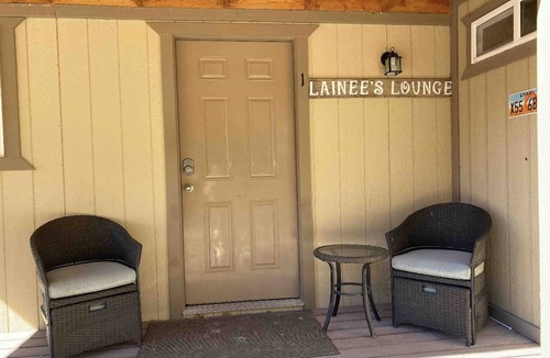 Glendale Cottage | Welcome to Lainees Lounge