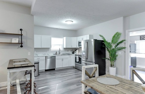 Lincoln House | Welcome to.the good life, 4 bed 2 bath house located in the heart of Lincoln