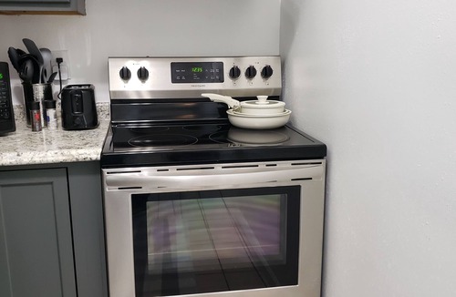 Joplin Condo | Welcoming, Cozy Condo in Convenient, Secure Location. Updated and Pet Friendly!