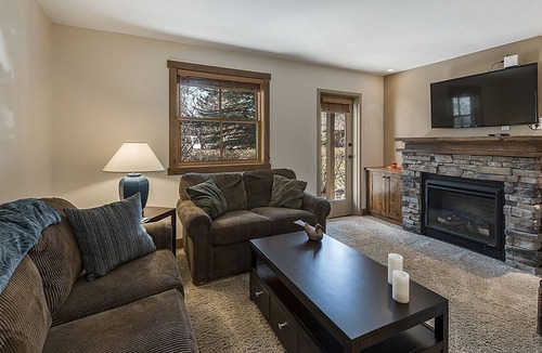 North Park City Condo | Well-Appointed Jupiter Inn rental. Community hot tub. Close to the slopes.