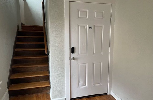 Southmoreland Apartment | Westport/Mid City 2 bed 1 bath haven with lots of natural light