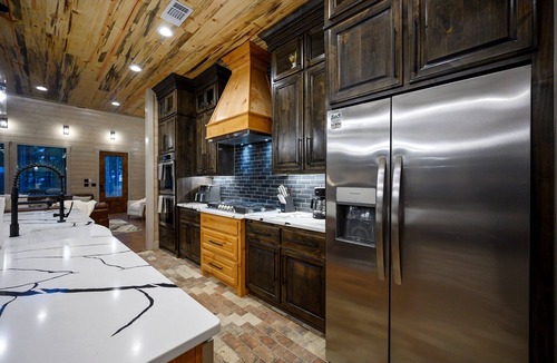 Pickens Cabin | Whiskey Lullaby, 5 bdr w/Pool, View, Pickleball, UTV access