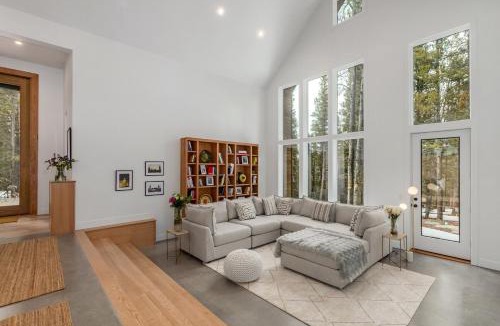 Michigan Hill House | Whisky Jack Lodge