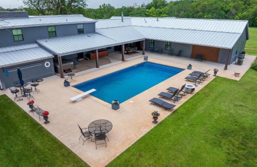 Salina Cabin | Whispering Prairie Lodge