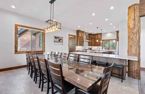 Island Park House | White Wolf Lodge | Luxe Estate Sleeps 22, Hot Tub, Game Room, & More!