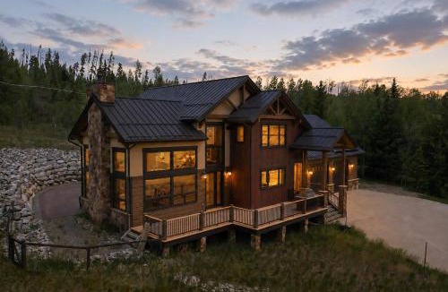 Wildernest House | Wildernest Lookout Lodge: Private Hot Tub, Eagles Nest Wildernest