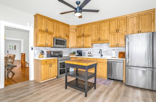 Estes Park Cabin | Wildhorse at Estes- A family riverside retreat W/HotTub, Game Room