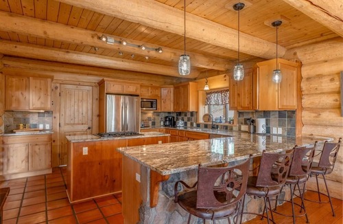 Angel Fire Cabin | Wine Down Retreat, Spectacular Views