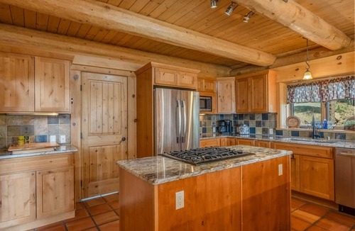 Angel Fire Cabin | Wine Down Retreat, Spectacular Views