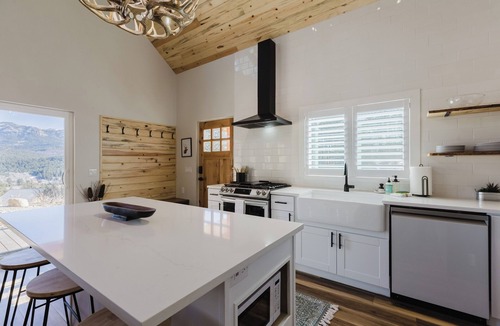 San Juan River Village House | Wolf Creek Riverside Chalet . We have AC!