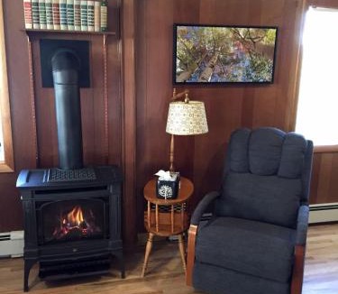 Black Hawk House | Wonder-View Lodge with Private Panoramic Mountain Views