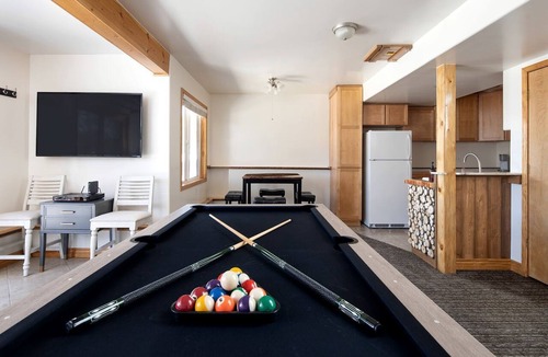 Rollinsville Cabin | Wonderful Cabin Nestled Amidst Trees in the Mountains of Nederland, Colorado
