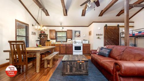 Miami House | Wonderful Rustic Cabin with Barbecue in Miami, Oklahoma