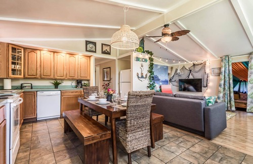 Lenexa House | Wonders of the World