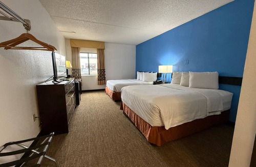 Greenwich Hotel | Woodland Inn & Suites Extended Stay-2 Queen Bed NS