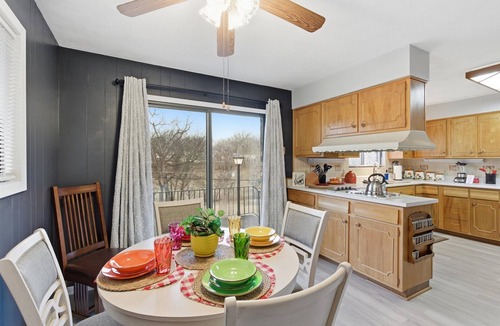 Independence House | Woodland Reserve - Large Peaceful Ranch Near Stadiums