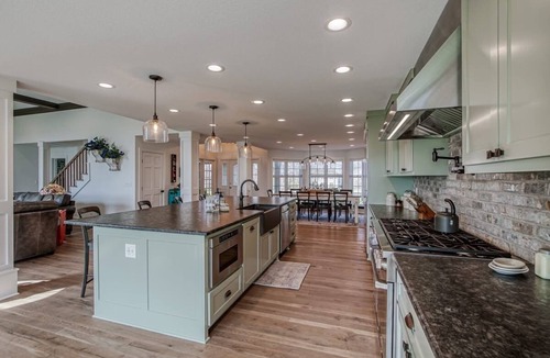 South Kansas City House | WORLD CUP OASIS! SPACIOUS, PRIVATE home on 8 acres! Sleeps 8 adults with HOT TUB