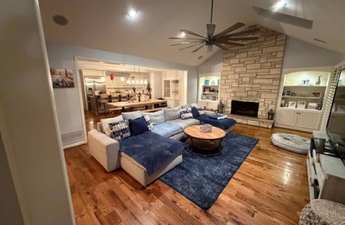 Prairie Village House | World Cup Rental! Huge 6500 sqft 7-bedroom 5.5 Bathroom house Prairie Village KS
