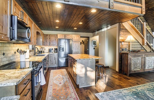 Star Valley Ranch Cabin | Wyoming Cabin w/Hot Tub & Mountain-View Deck