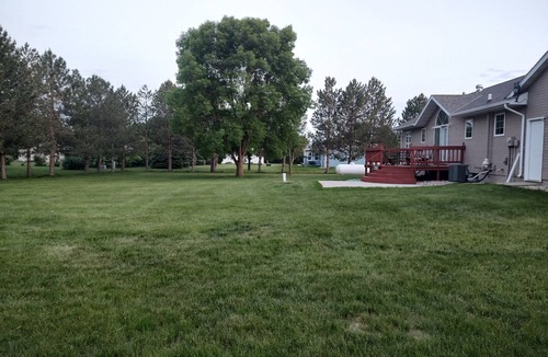 Yankton House | Yankton home close to the lake