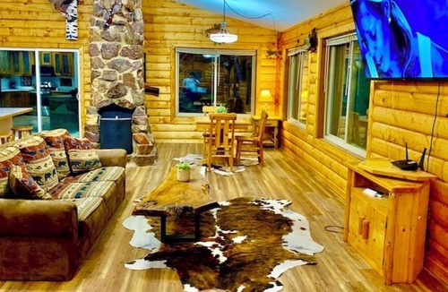 Linton Cabin | Yellow River Lodge with Pool & Hot Tub