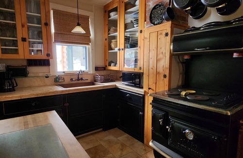 Estes Park Cabin | Ypsilon- Lifetime experience-Historic cabin INSIDE Rocky Mountain National Park.
