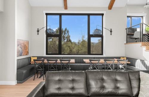 Orderville House | Zion Luxury Estate, Hot Tub, Theater & Fire Pits