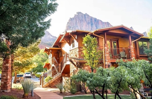 Zion National Park South Entrance Apartment | Zion Park Retreat | 1 Unit | Steps from Zion National Park Entrance and Shuttles