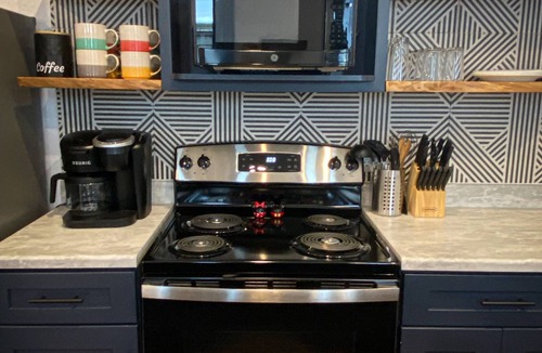 Marceline Apartment | Zurcher on Main, Historic Apartment near Walt Disney Museum, Marceline MO
