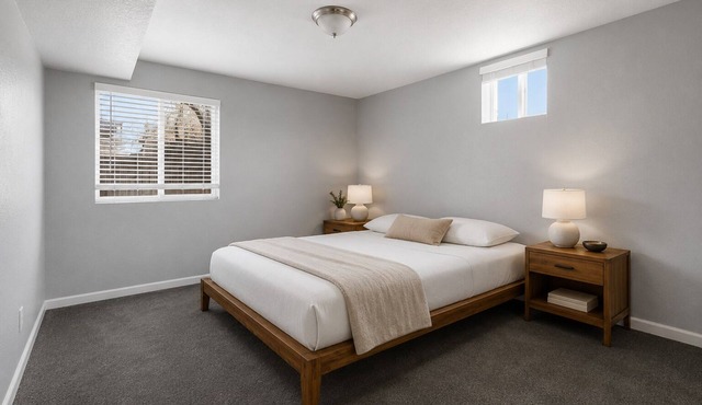 1,100 sf Spacious Cozy 2BR Near Denver & Mountains