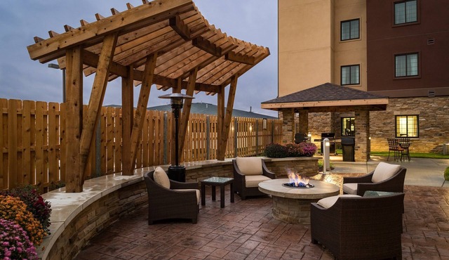 1 Bedroom Suite | King Suite. Free Breakfast
