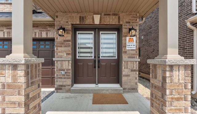 100% Private & Spotless ~4BR ~Fresh Linens in Thorold