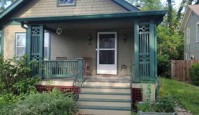 2-bedroom bungalow retreat in charming Lawrence