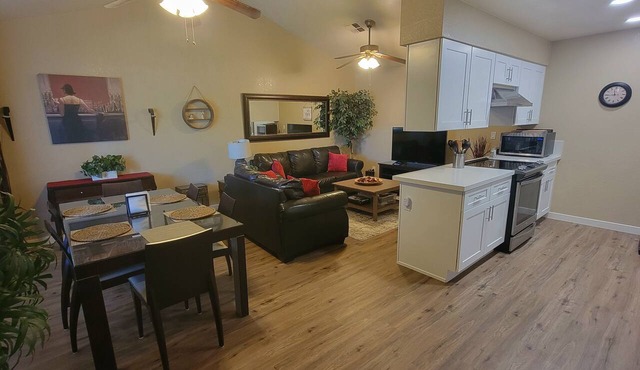 2 Bedroom Condo-Mountain Views-Heated Pool