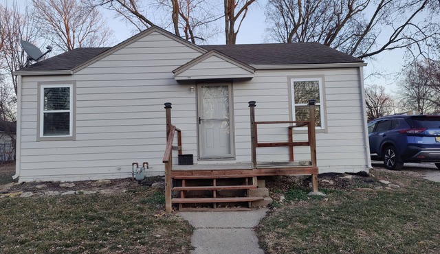 2-bedroom house in amazing Olathe with cool AC comfort