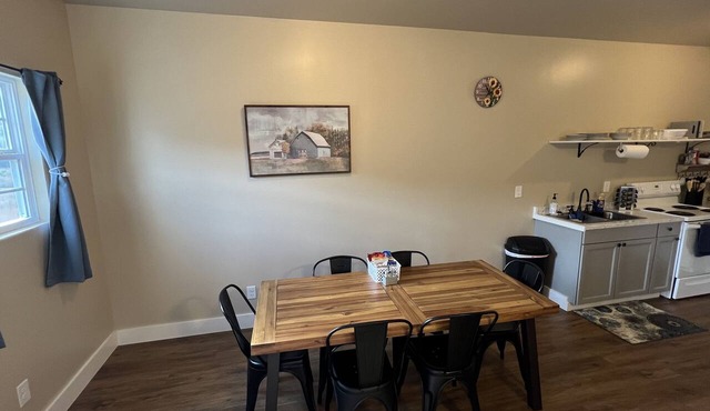 2 BR,1BA Spacious Mountain View Suite near Cherokee National Forest, Ocoee River in Benton