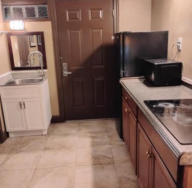 2 Double Beds Studio with Full Kitchen 104
