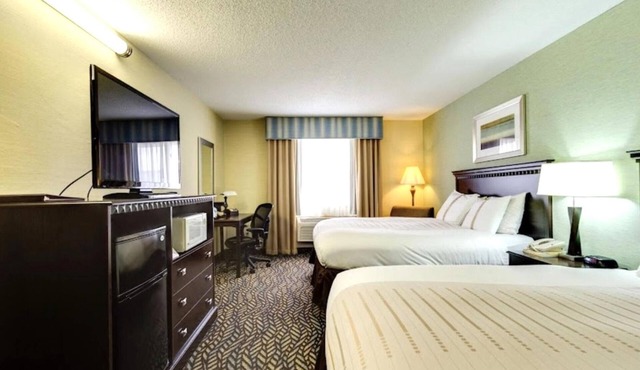 2 Queen Bed Suite near Ruger Park | Free Parking & Year-Round Indoor Pool!