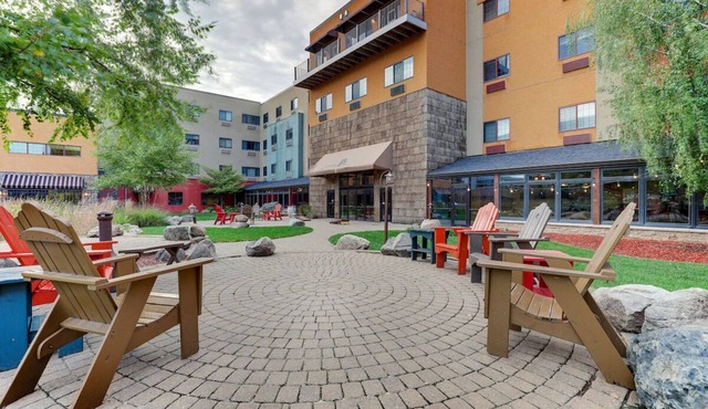 2 Units | Extended Stay King Suite, Stoney Creek with Kitchen, Balcony and Pool