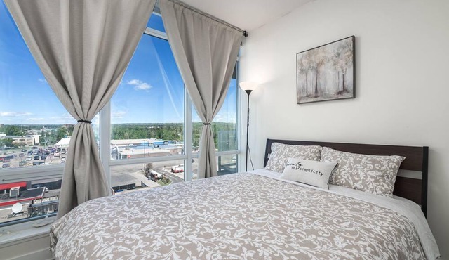 2BD 2BA mountain view Condo near UofC CTrain + Gym in Calgary