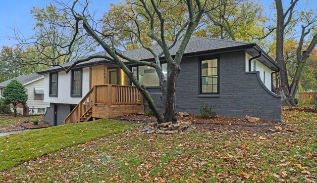3-bedroom house in superb Belton not far from downtown Kansas City!