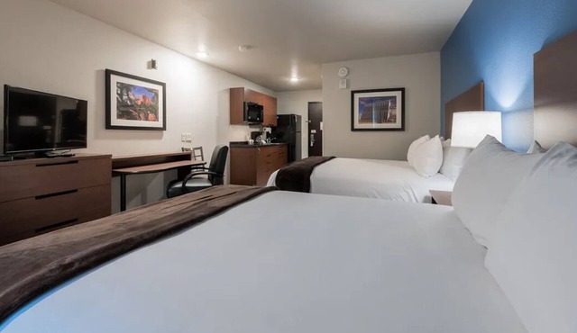 3 Practical Rooms w/Free Parking | The Metropolitan Downtown - 1.4 miles