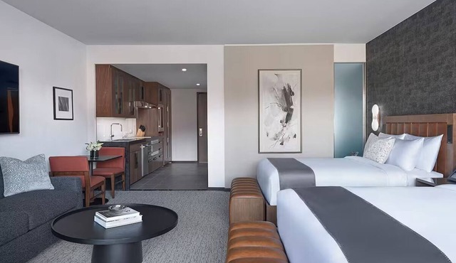 3 Stunning Rooms Located In the Heart of Breathtaking Desert Landscaoe Beauty
