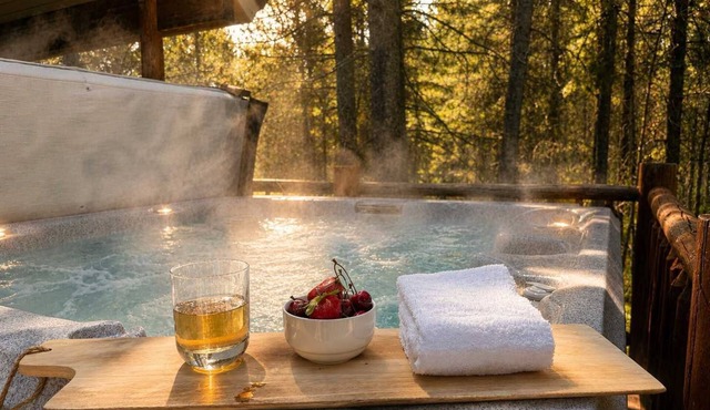 35 MIN to YNP | Hot Tub | Pool Table | Sleeps 25