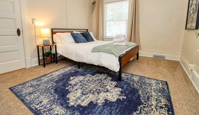 5bd 1b 10 guest Spacious bedrooms