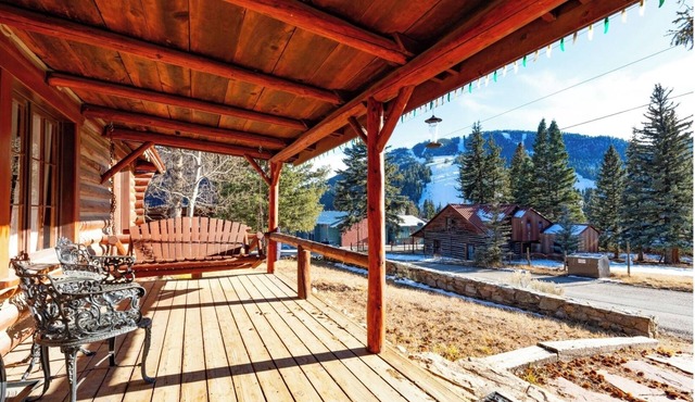 A Cabin on High - In Town - Fireplace - Mountain Views