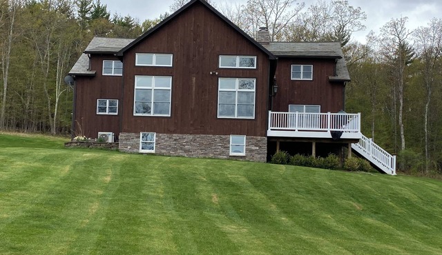 A charming private 3-bedroom country house with scenic views and sprawling lawn in Old Chatham