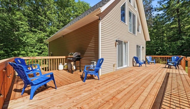 A-Frame cottage 1 min from Beach | BBQ & Firepit in Tiny
