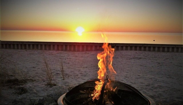 A Relaxing Fall Getaway on Hatteras Island~Quiet~Sound front~King suites~3 night